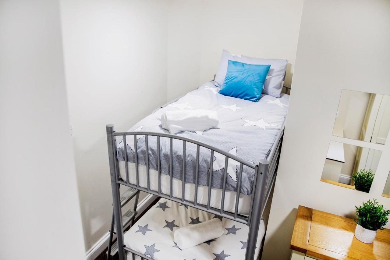 Cosy Open Plan Harbourside Inn With Superking Beds, Wood Burning Stove And Bar Torquay Exterior foto