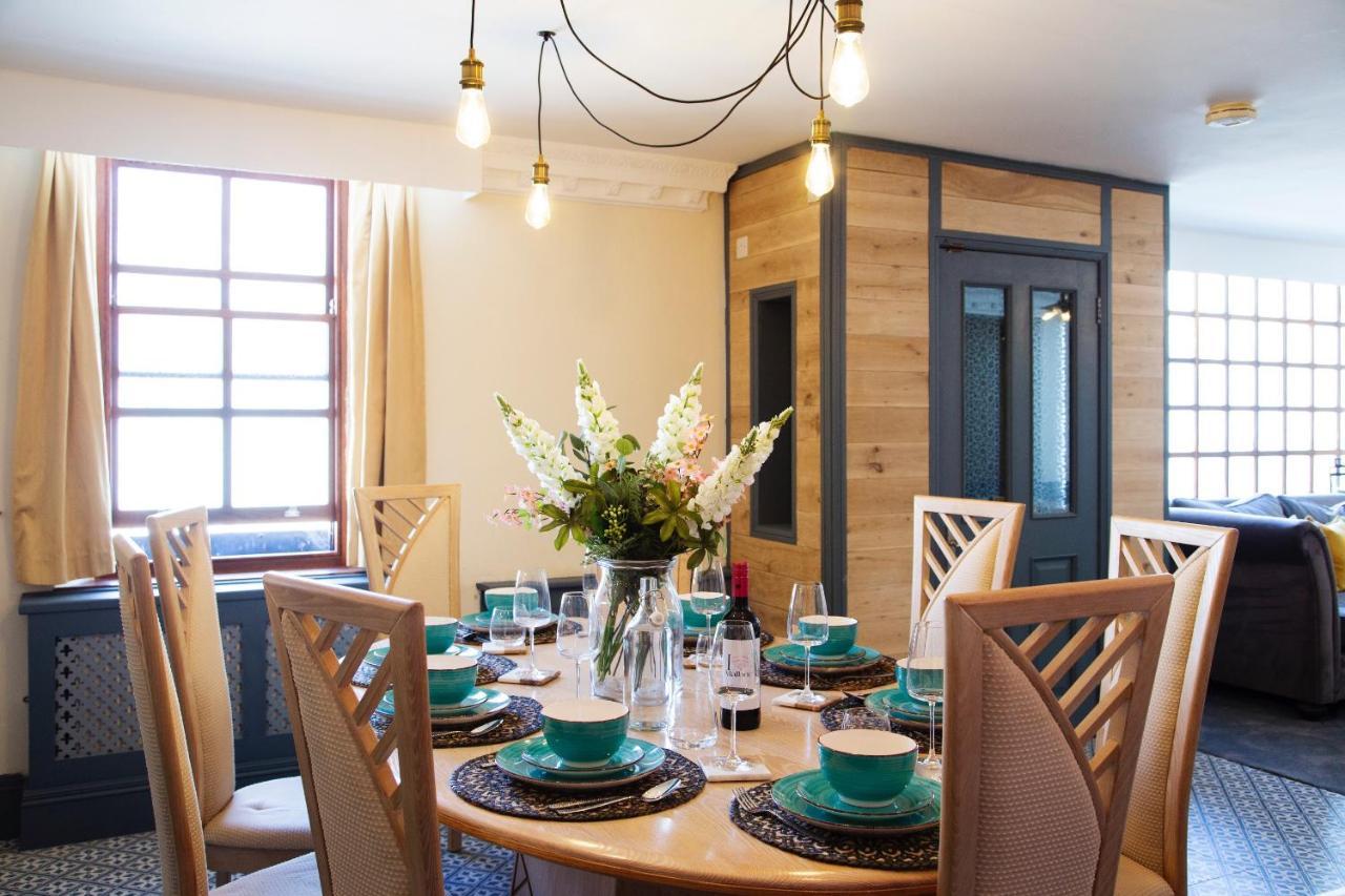 Cosy Open Plan Harbourside Inn With Superking Beds, Wood Burning Stove And Bar Torquay Exterior foto